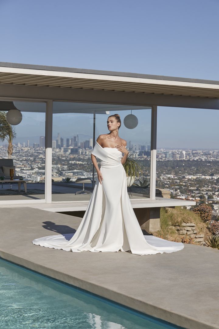 Avenue 22 bridal store top