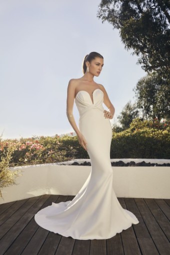 Casablanca Bridal #LE127 Oliver #0 default Ivory thumbnail