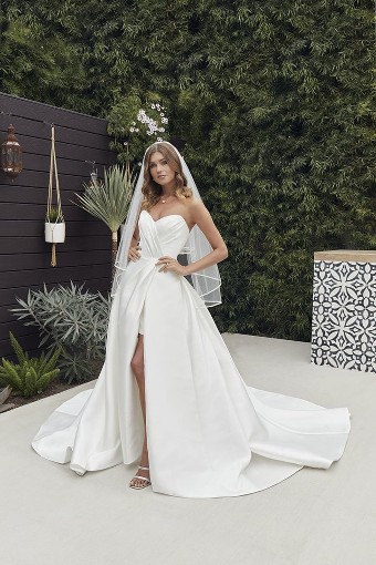 Casablanca Bridal #LE108 #0 default Ivory thumbnail