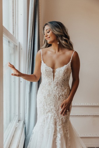 Essense of Australia #D3395IQ #1 (IVIV-PL) IVR Lace & Tulle ov Ivory Gown w Porcelain Tulle Illusion thumbnail