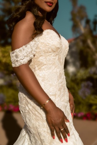 Essense of Australia #D3371IV #2 default (IC-IV) Ivory Lace & Champagne Silver Shimmer Tulle ov Ivory Gown thumbnail