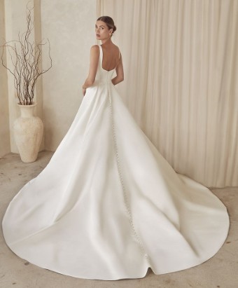 Casablanca Bridal #LE144 #3 default Diamond White thumbnail