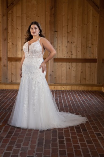 Essense of Australia #D3335 #3 (IVIV-PL) Ivory Lace and Tulle ov Ivory Gown w Porcelain Tulle Plunge thumbnail