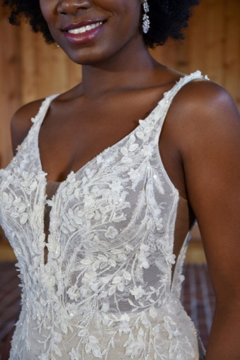 Essense of Australia #D3335 #2 (IVIV-PL) Ivory Lace and Tulle ov Ivory Gown w Porcelain Tulle Plunge thumbnail