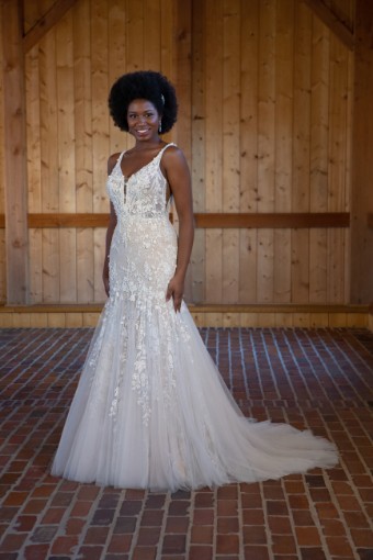 Essense of Australia #D3335 #0 default (IVIV-PL) Ivory Lace and Tulle ov Ivory Gown w Porcelain Tulle Plunge thumbnail
