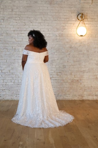 Stella York #7502CRBL #7 default (IV-IV) Ivory Lace and Tulle over Ivory Gown thumbnail