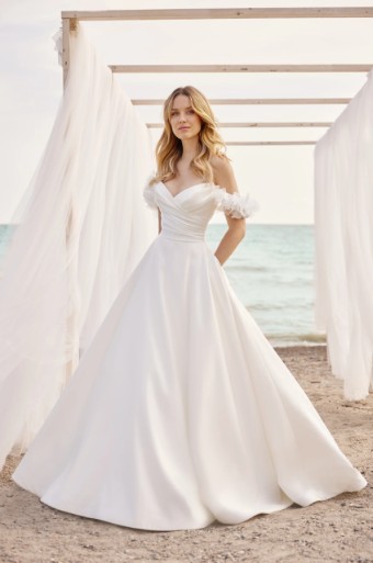 Paloma Blanca #M2479 #0 default Natural thumbnail