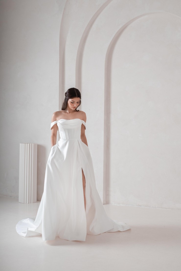 Ritzy Bridal #R25W12 - Zipper Default Image