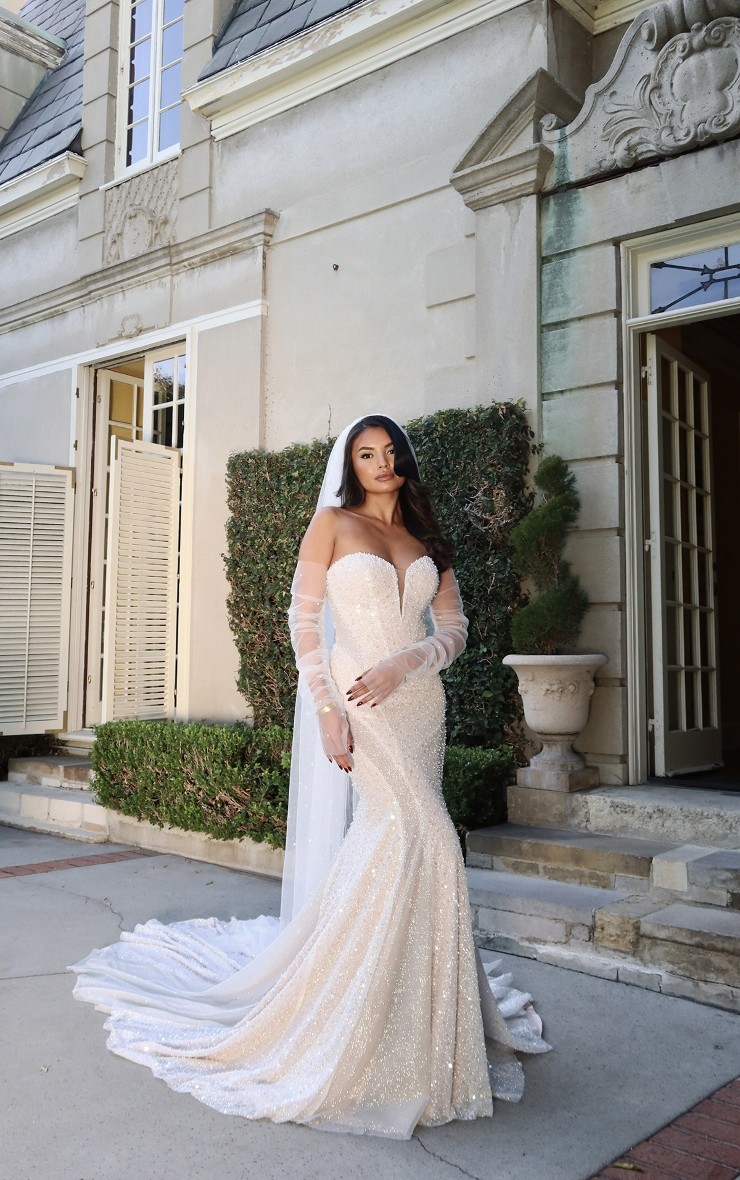 a line wedding dresses toronto Martina Liana Bridal Color:burgundy quality tulle lace fabric LowStock:41983106383923 You know you're best