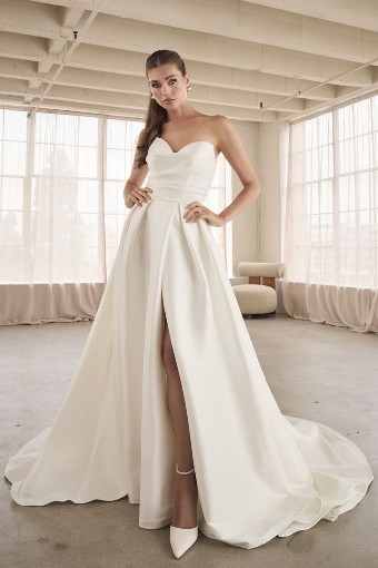 Casablanca Bridal #LE156 #0 default Ivory thumbnail