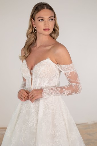 Martina Liana #LE1290 #2 default (IVRM-PL) Ivory Lace & Tulle over Rum Gown w Porcelain Tulle Plunge thumbnail